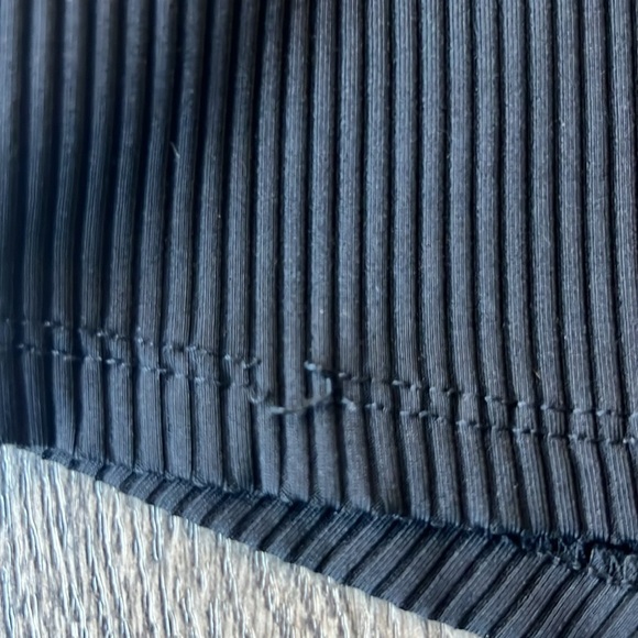 Year of Ours Top Black Sporty Rib Tank Top Size Medium Racerback Workout Top - Picture 8 of 8